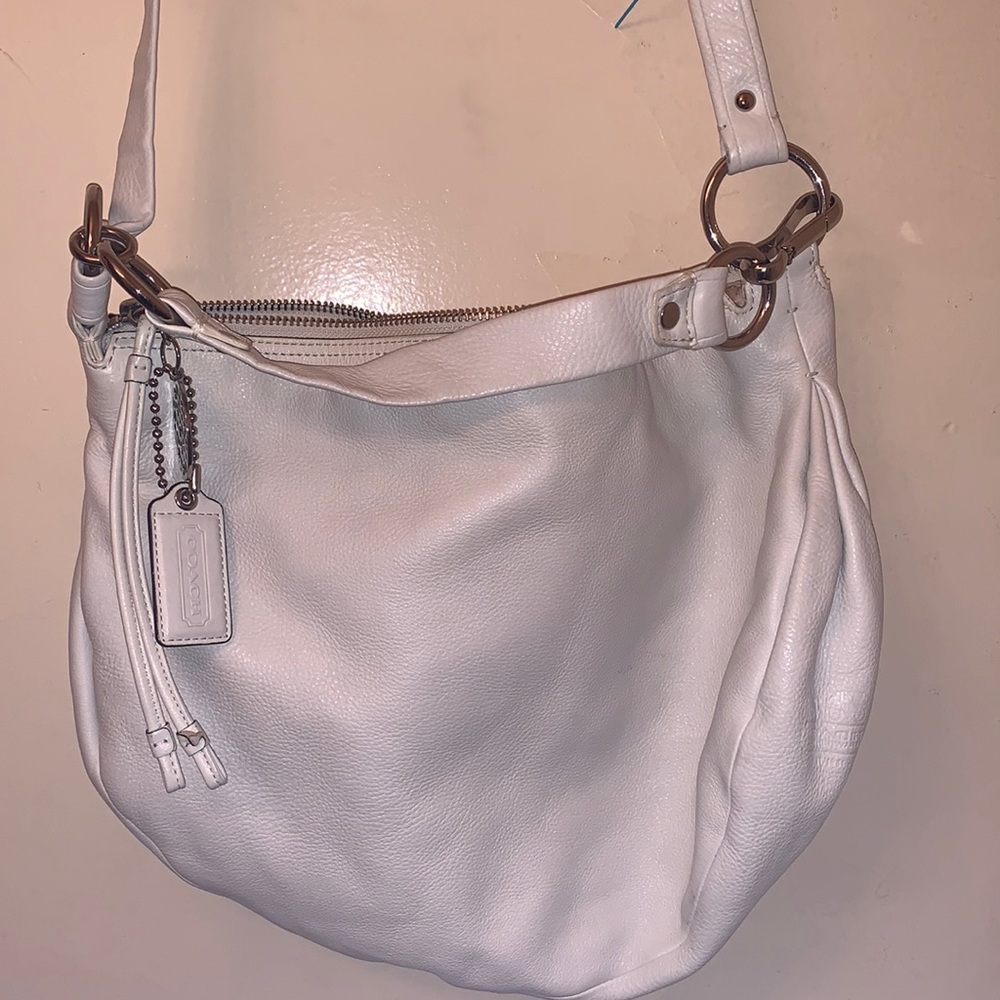Coach Vintage Pre-owned in Excellent Condition White Ivory Hobo Bag